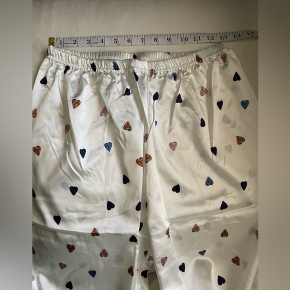 NWOT Boutique Satin Feel Pajamas Pant Set White With Hearts Print design. Size L - Picture 2 of 9